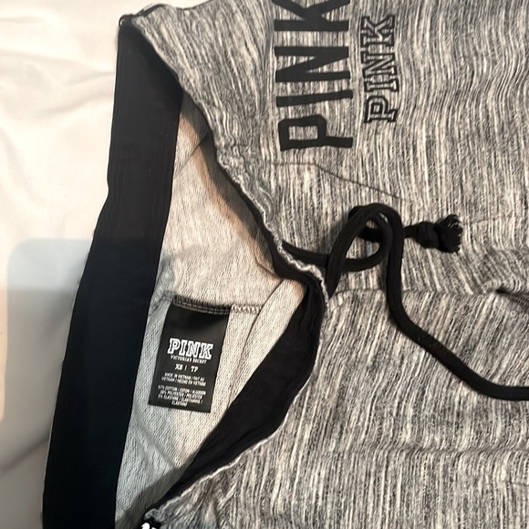Nice and comfy PINK Victoria’s Secret lounging pants. Worn only once. - Picture 2 of 3
